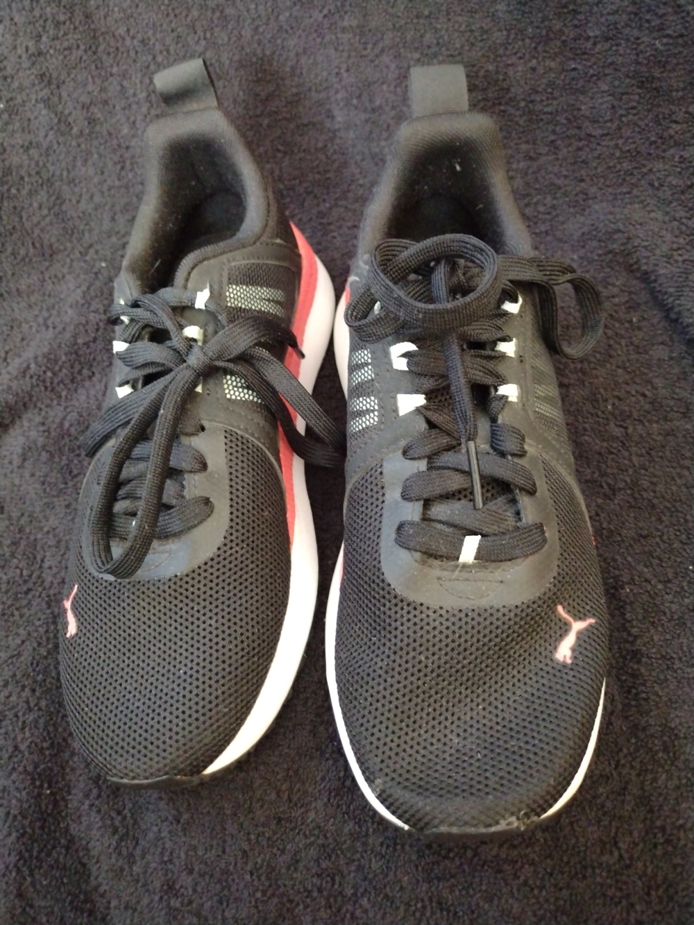 *NWOT* Women's Puma Black Athletic Sneakers with Pink Accent